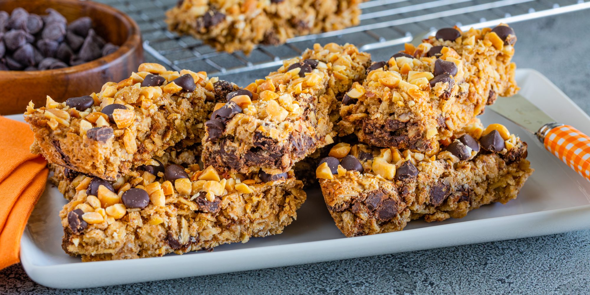 Chewy Peanut Butter Chocolate Chip Granola Bars